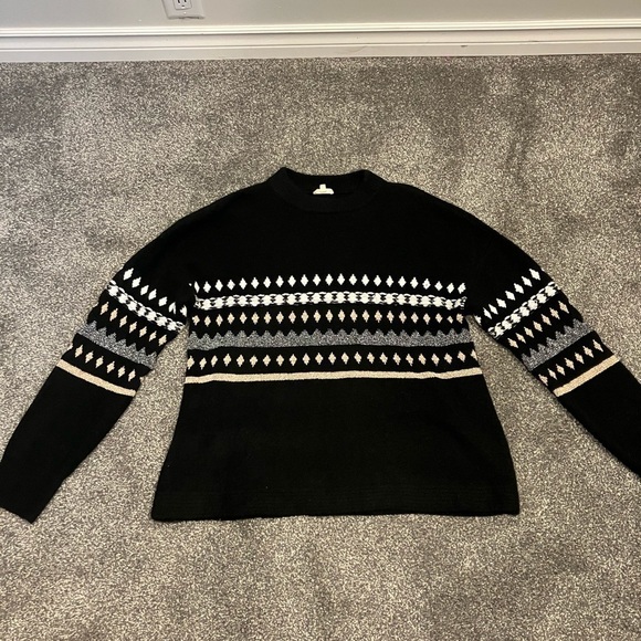 🌸 3/$20 Aaron & Amber Sweater - Picture 7 of 8